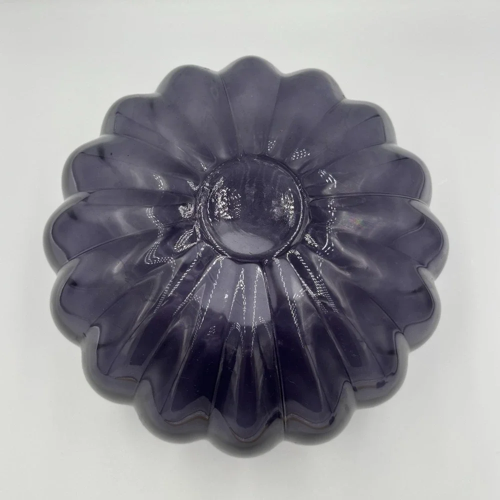 The Unbranded Brand vintage purple